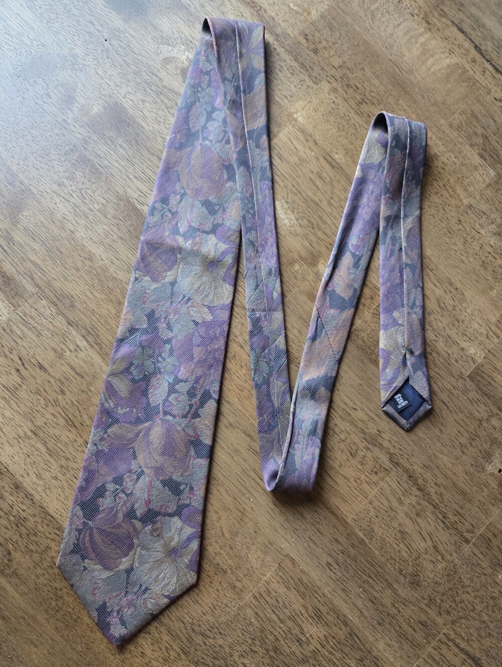 100% Silk Muted Watercolor Floral Pattern Men’s Tie